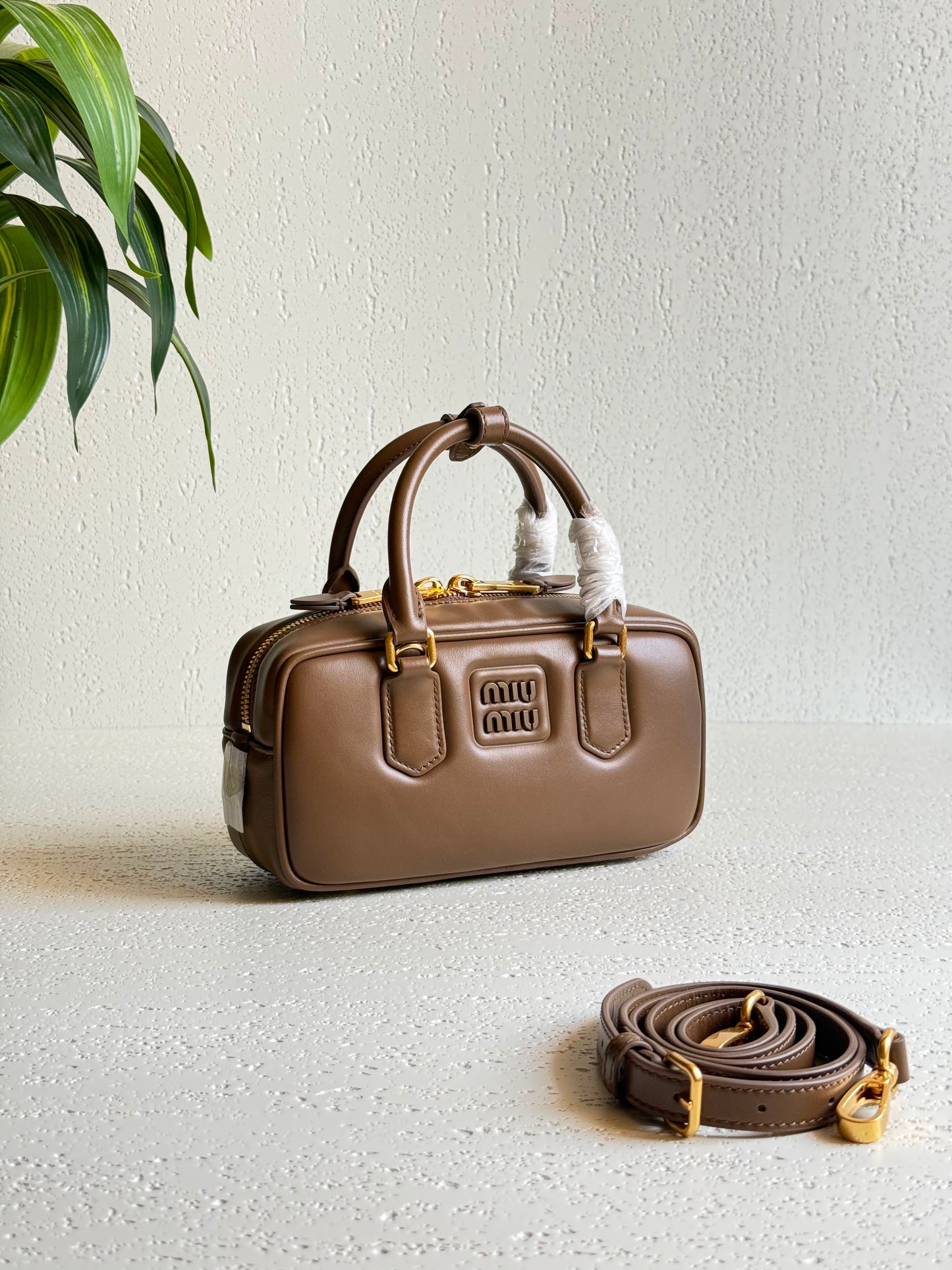 Miu Miu Arcadie leather bags 22CM