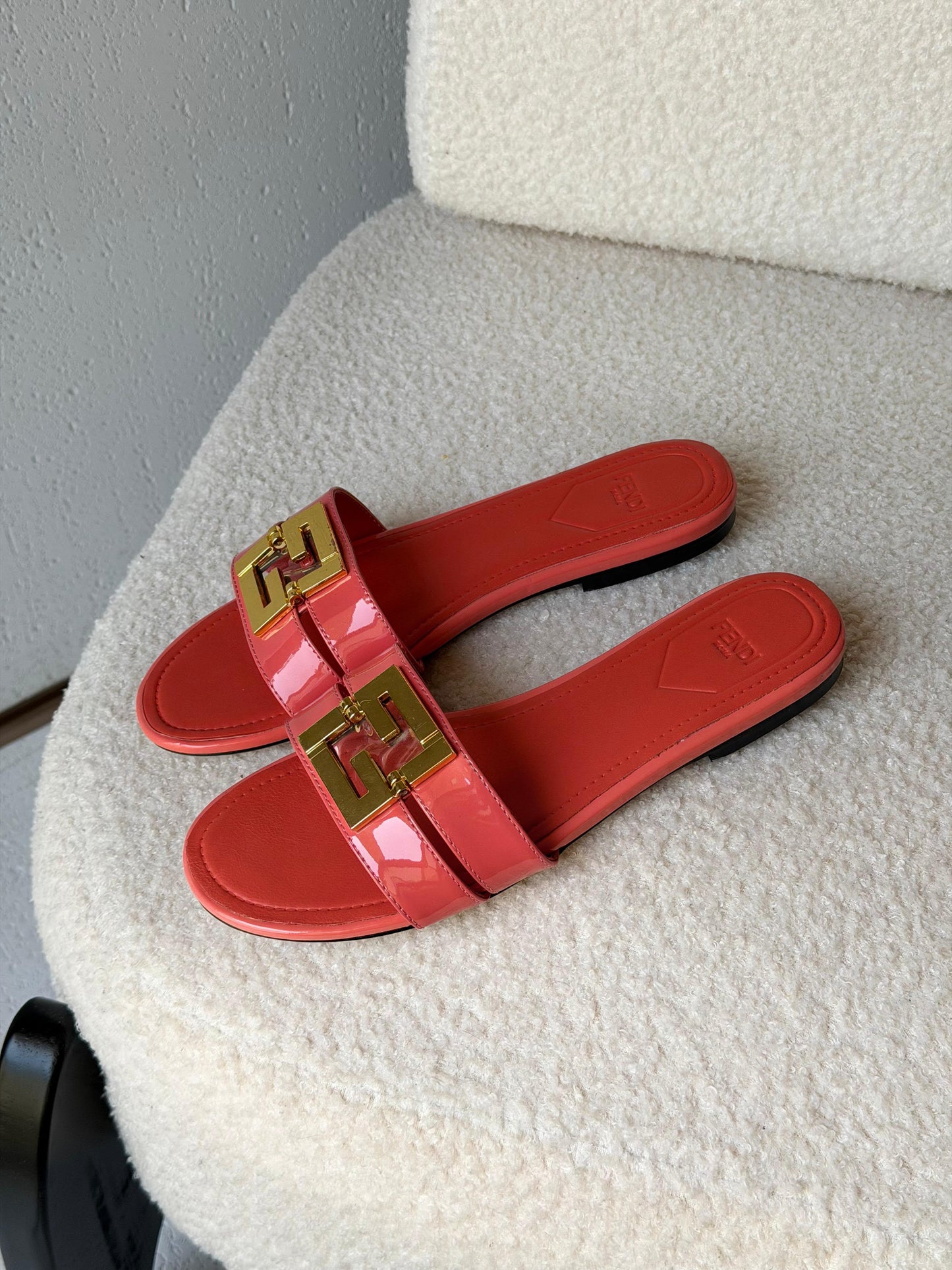 Fendi FFold leather flat sandals
