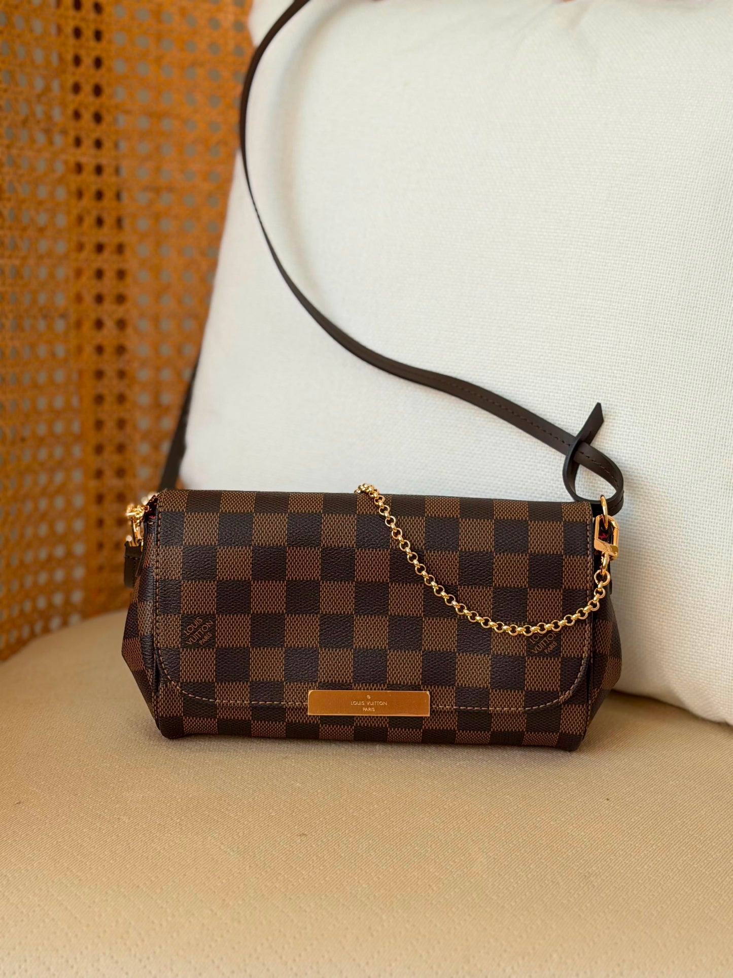 New collection LV clutch