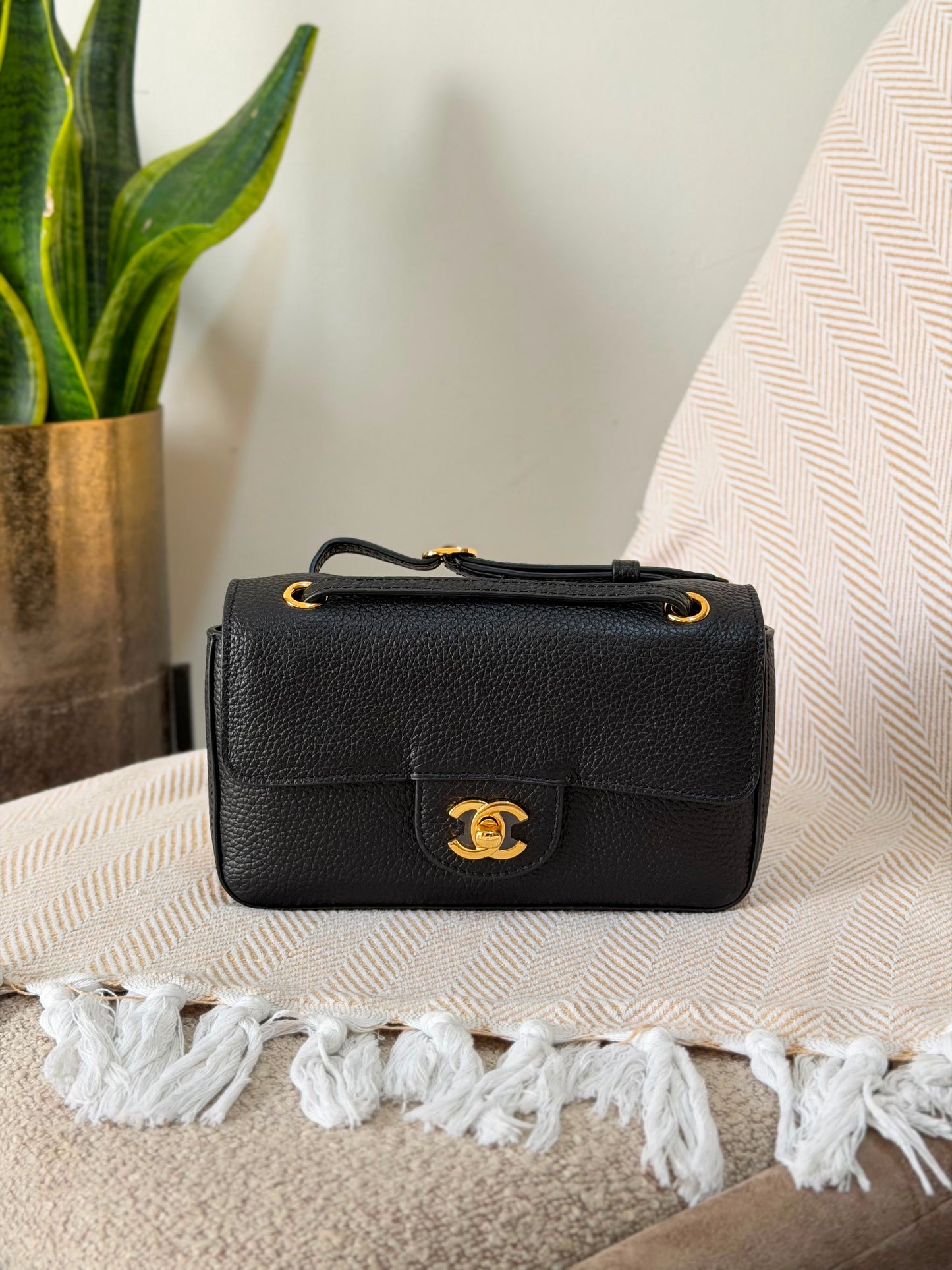 Chanel SS26 Maxi Flap Bag gold hardware 20 CM