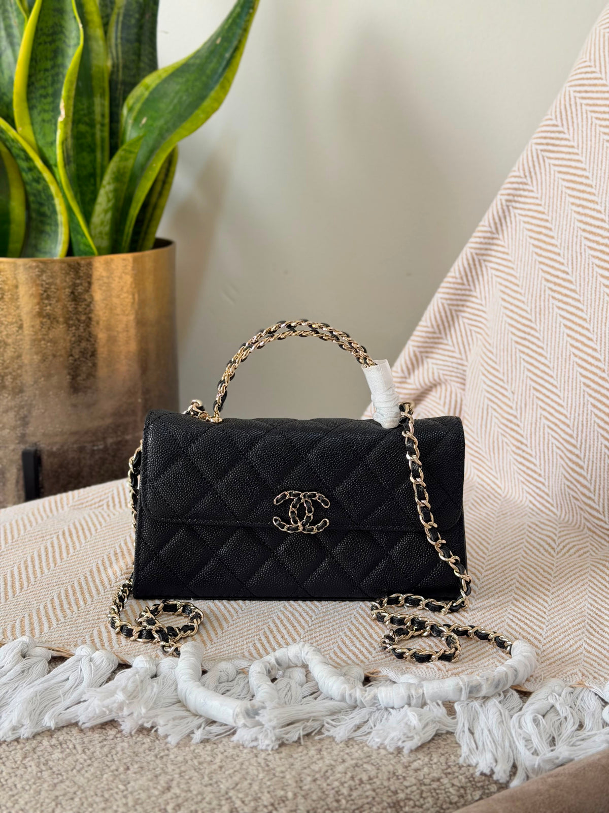 Chanel Kelly top handle bag 18 CM