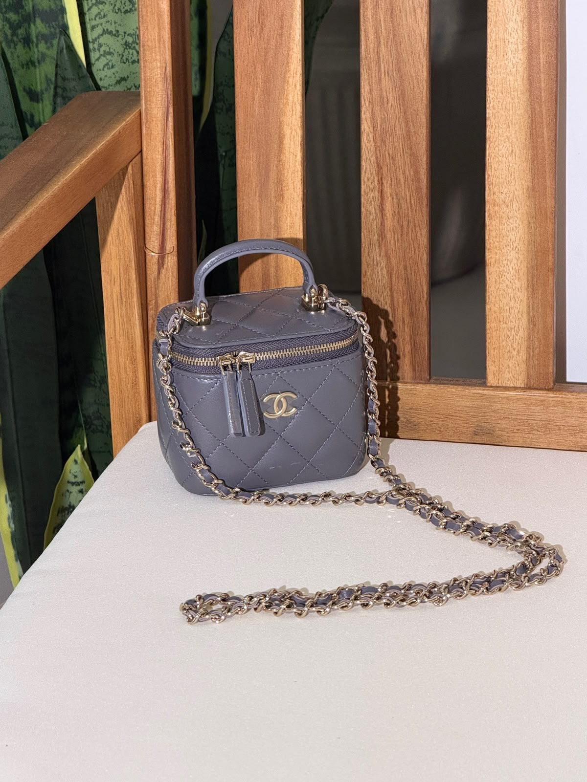 CHANEL makeup bag 10 CM
