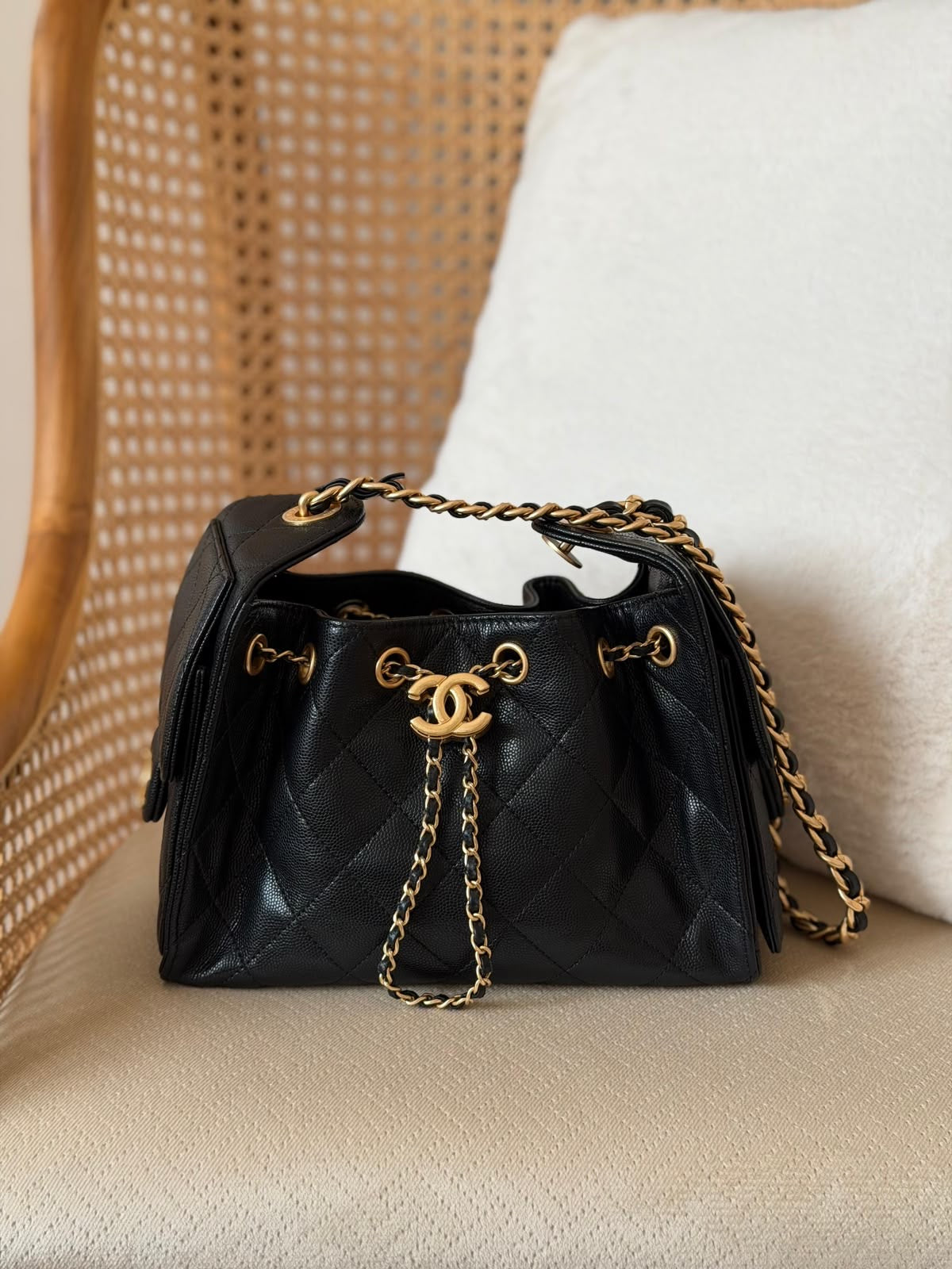 CHANEL Hobo mini 22 CM