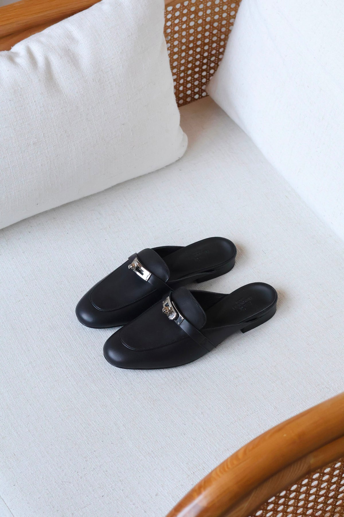 Hermès Oz loafers featuring