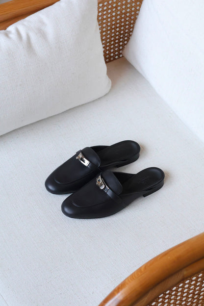 Hermès Oz loafers featuring