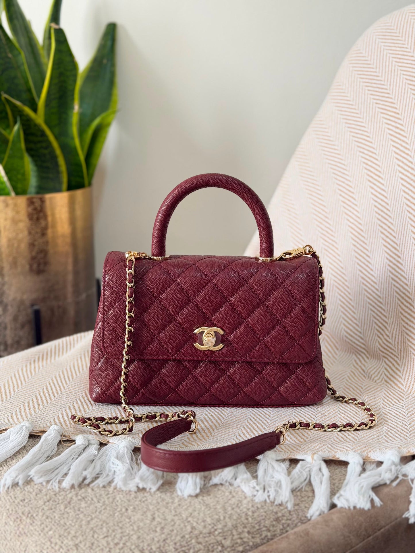 CHANEL caviar leather coco handle flap bag 23 CM