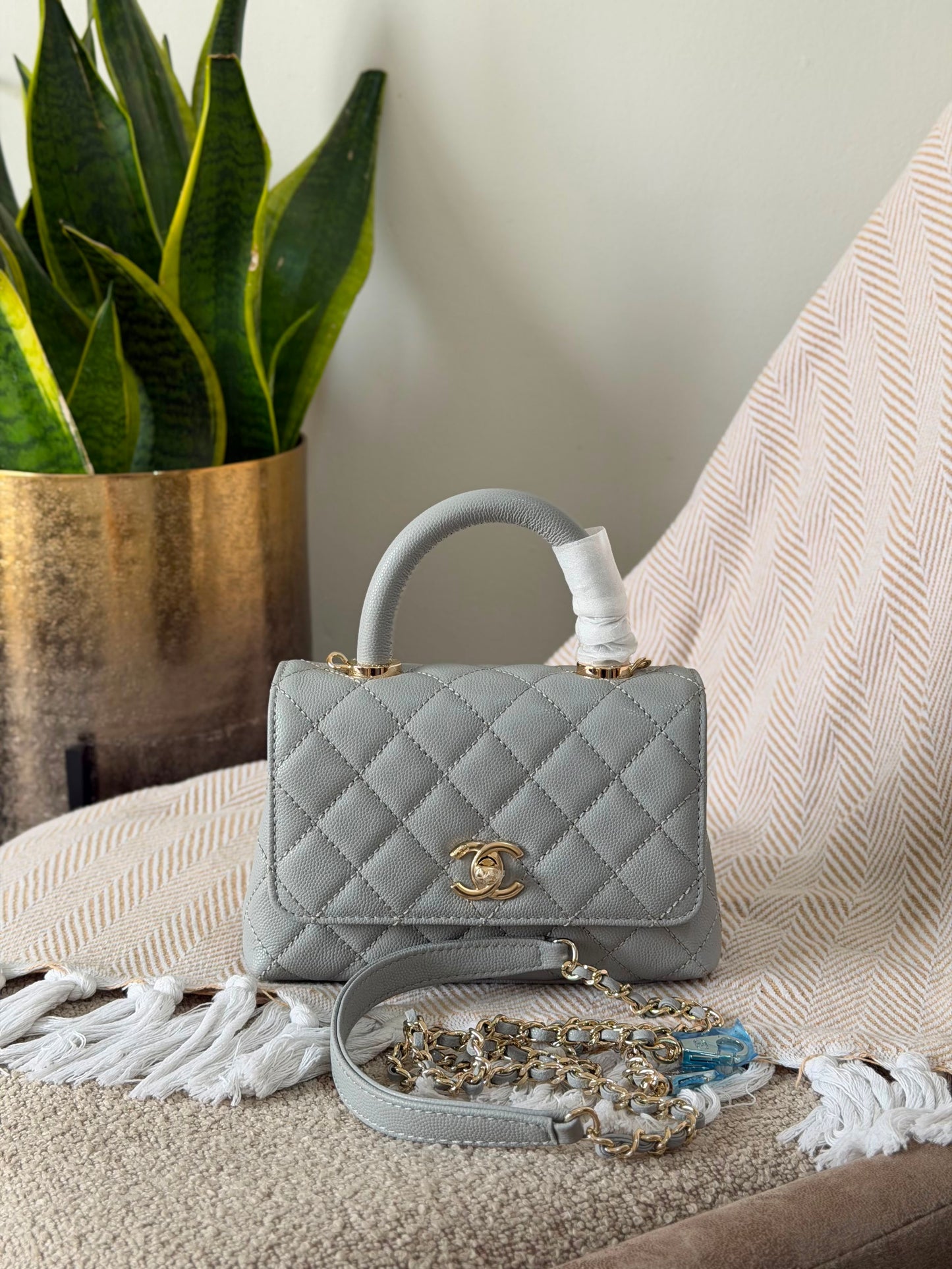 Chanel Coco Handle bag 19CM
