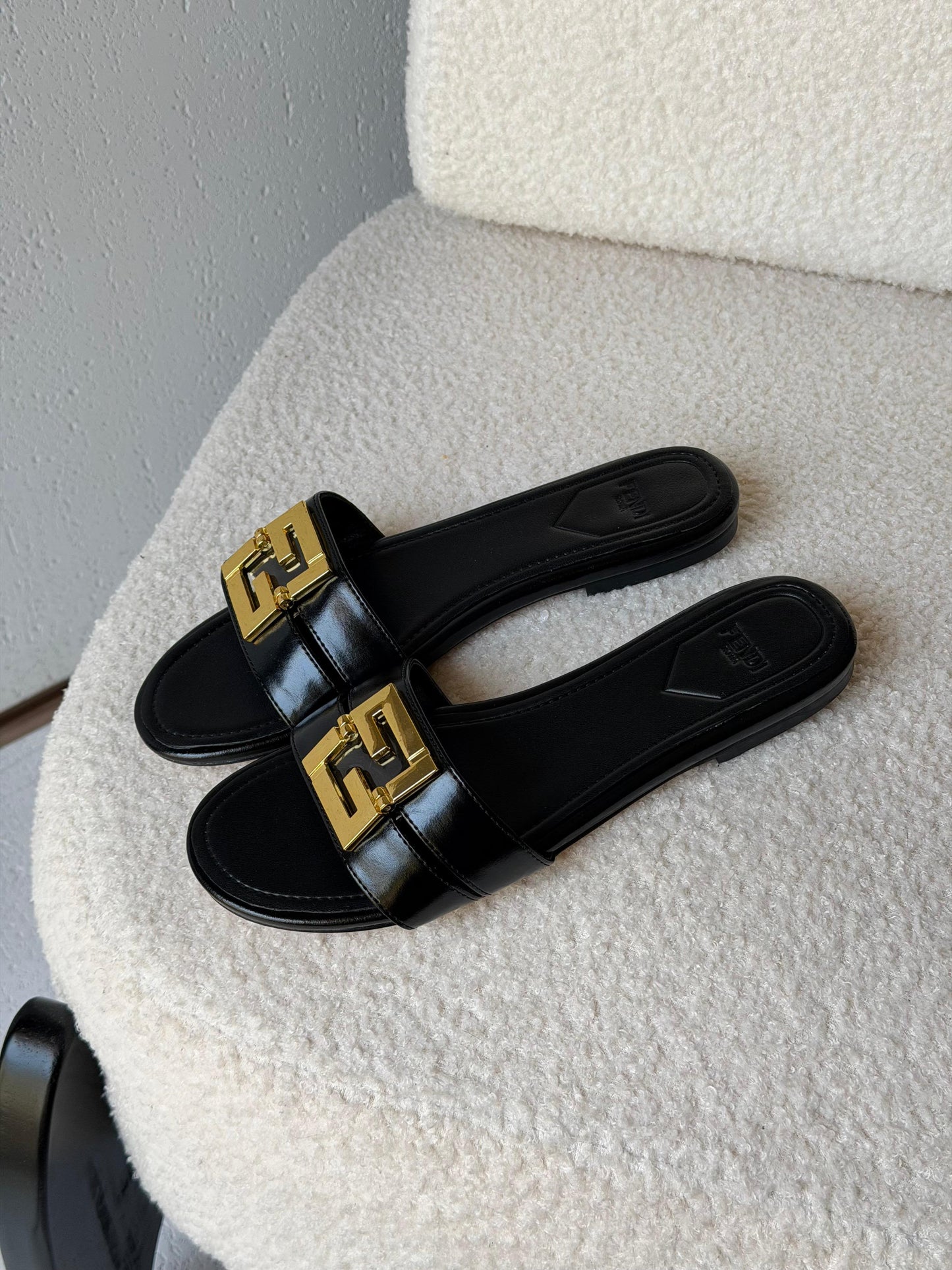 Fendi FFold leather flat sandals