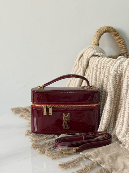 Saint Laurent Gaby mini vanity bags made of quilted lambskin leather 19CM
