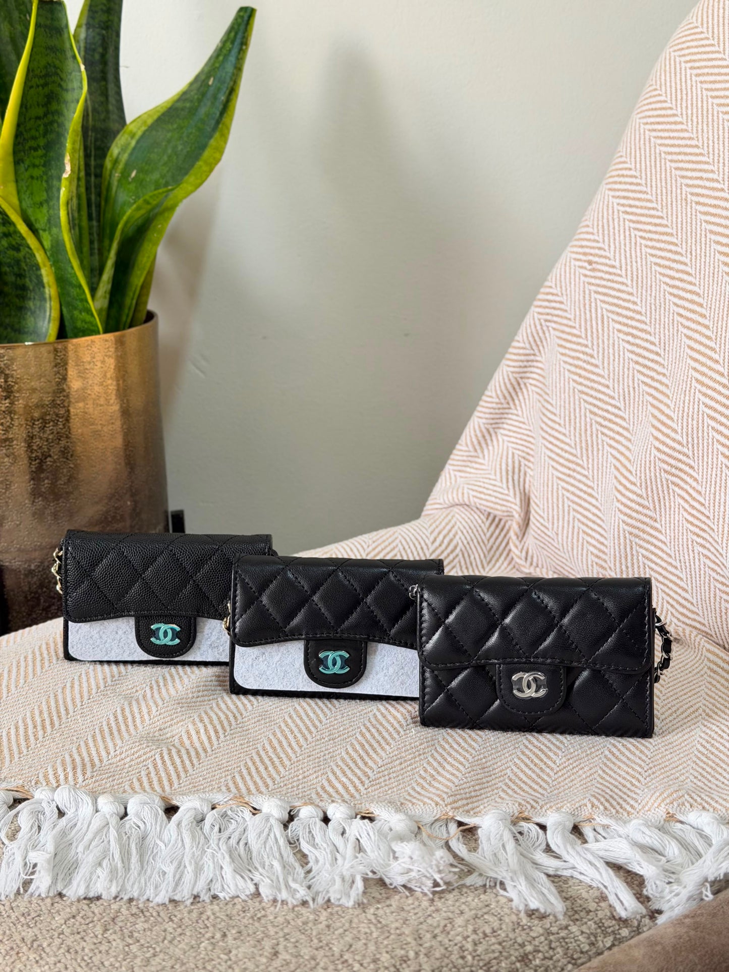 Chanel mini chain card holder 11CM