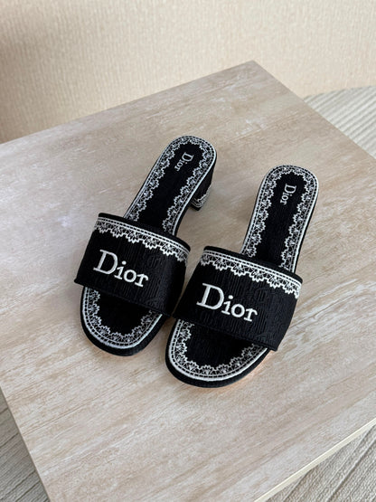 DIOR