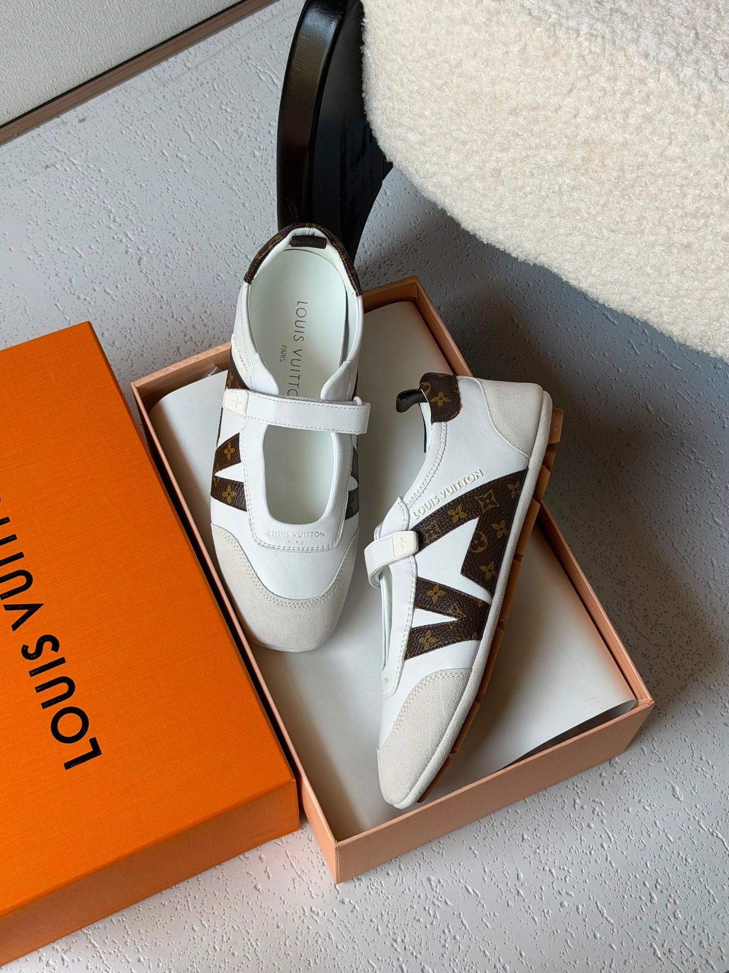LOUIS VUITTON