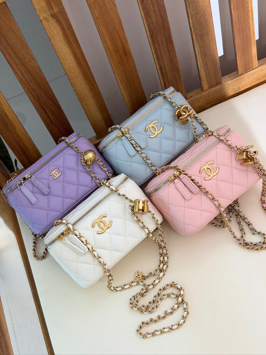 Chanel Long Vanity cases 17 CM