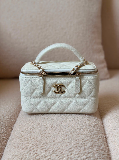Chanel makeup 💄 bag 16 CM