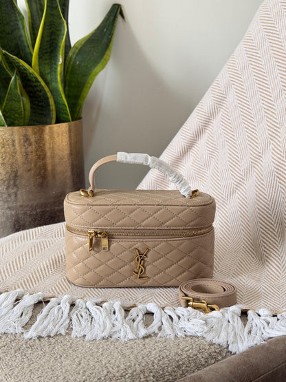 Saint Laurent Gaby mini vanity bags made of quilted lambskin leather 19CM