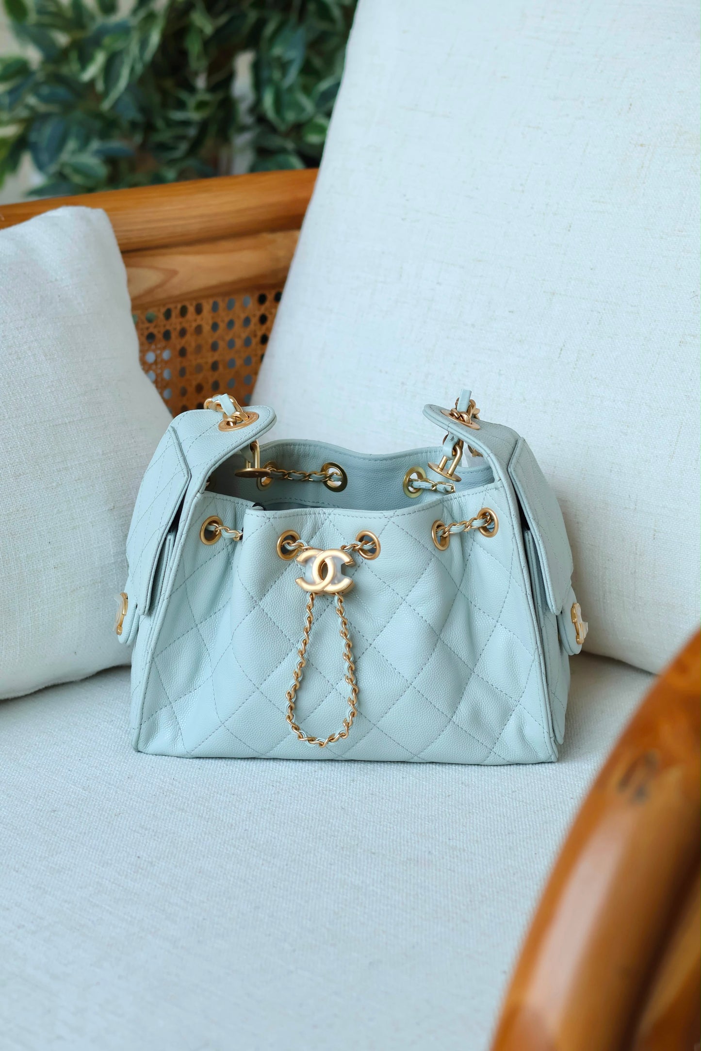 CHANEL 25 mini HOBO VIP quality