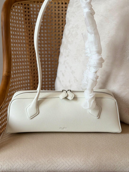 ALAÏA le teckel shoulder bag 31 CM