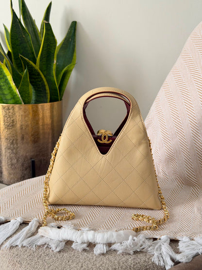 Chanel Chic Lady V-tote 22 CM