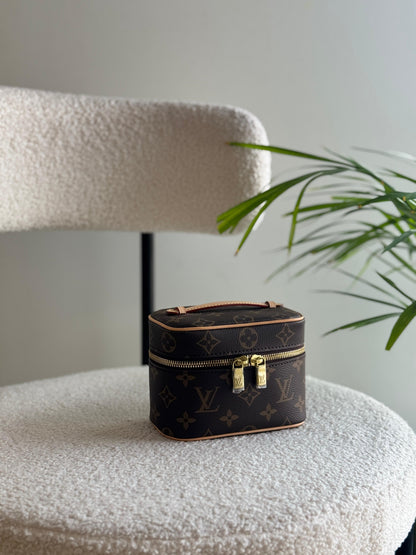 LV makeup 💄 bag 3 size