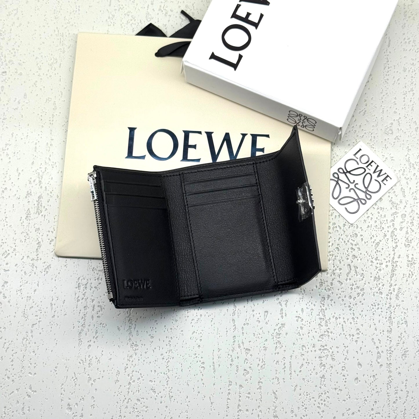 LOEWE Small Vertical Wallet