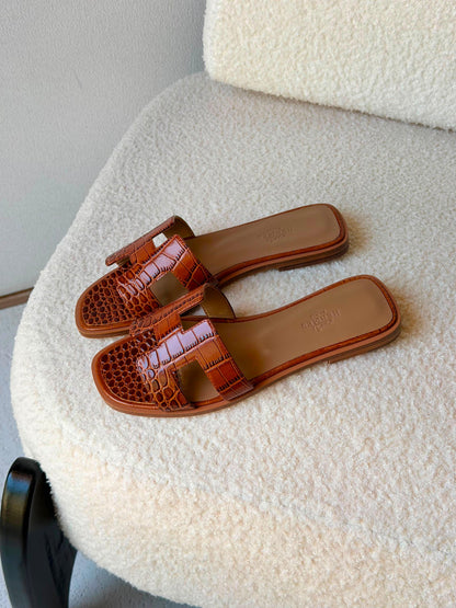 Hermès Oran flat sandals