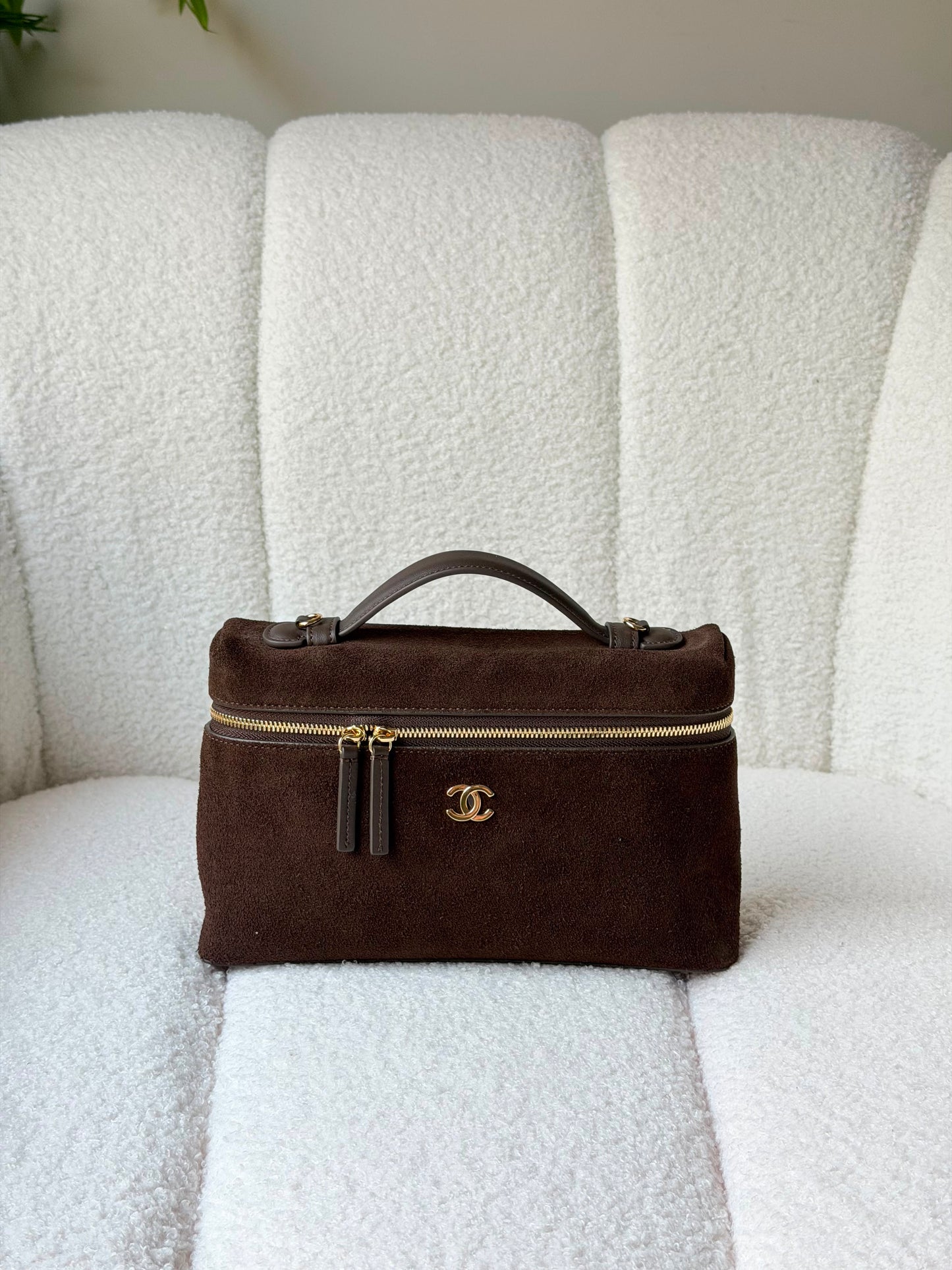 calfskin Chanel vanity case top handle 23 CM