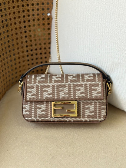 Fendi Baguette bag 19 CM
