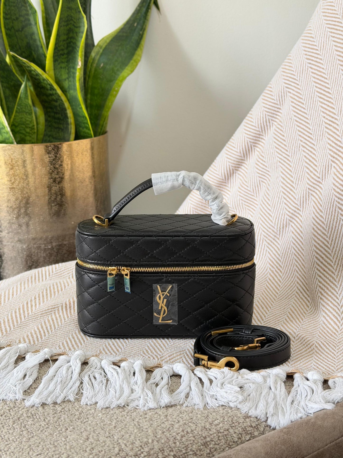 Saint Laurent Gaby mini vanity bags made of quilted lambskin leather 19CM