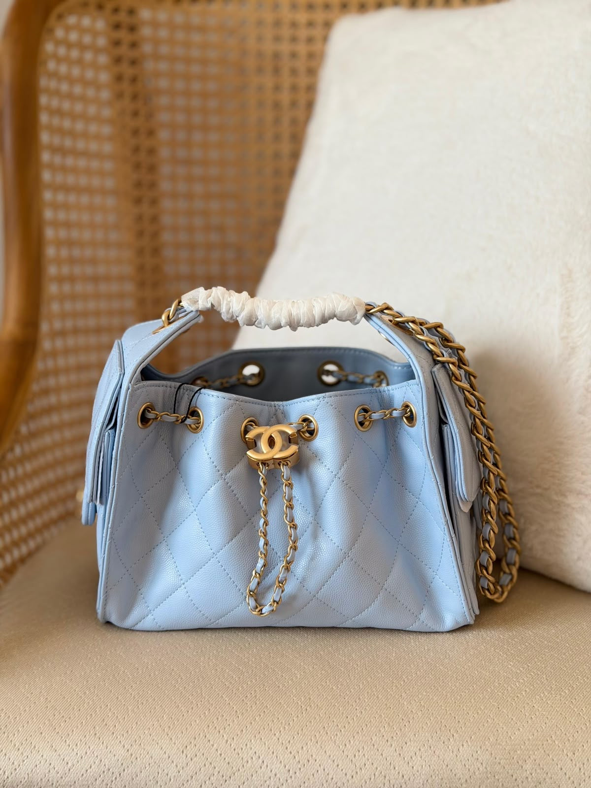 CHANEL Hobo mini 22 CM