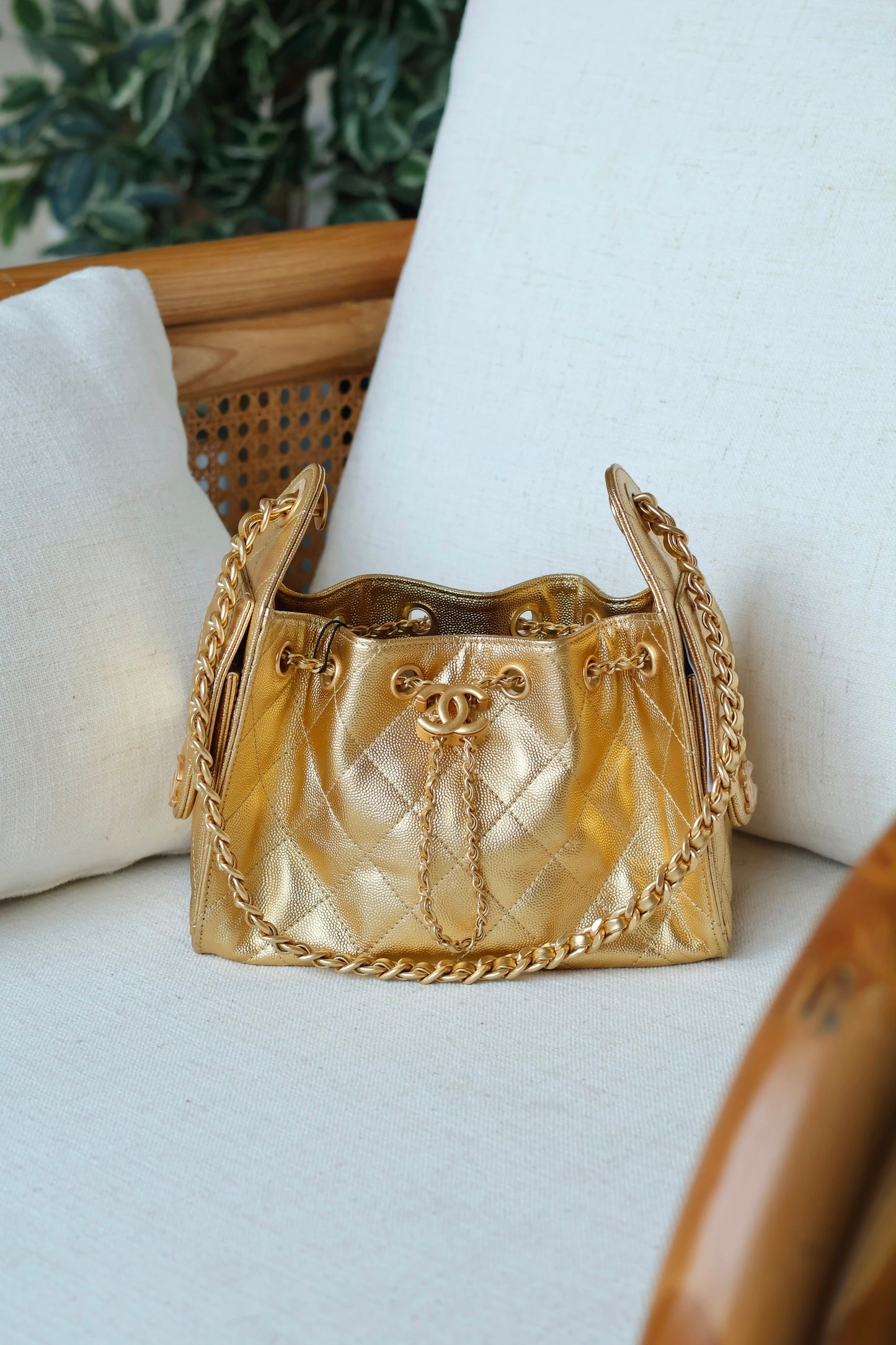 CHANEL 25 mini HOBO VIP quality