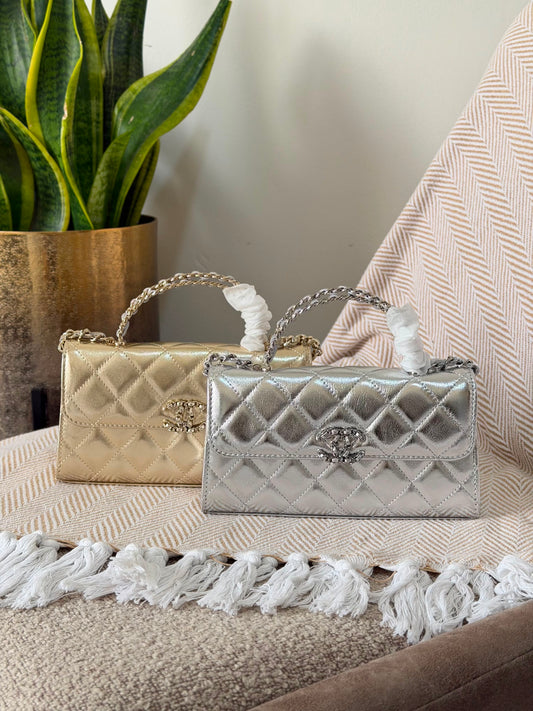 Chanel Kelly top handle bag 18 CM