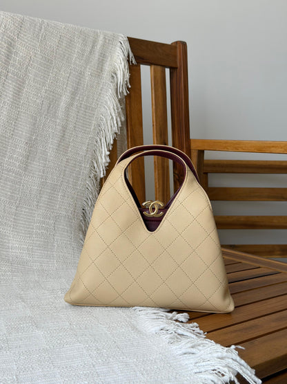 Chanel mini tote 👜