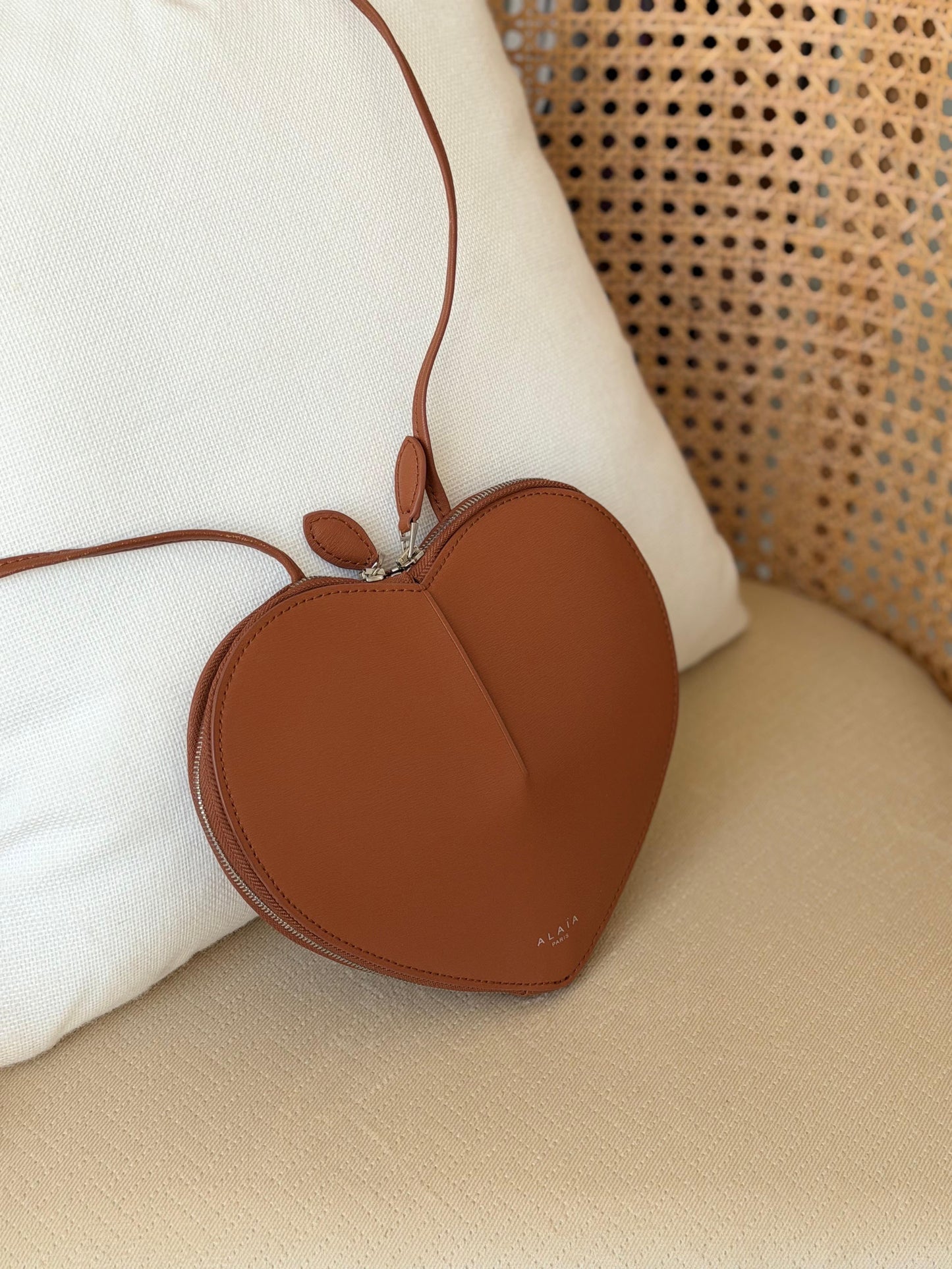 ALAÏA heart bag