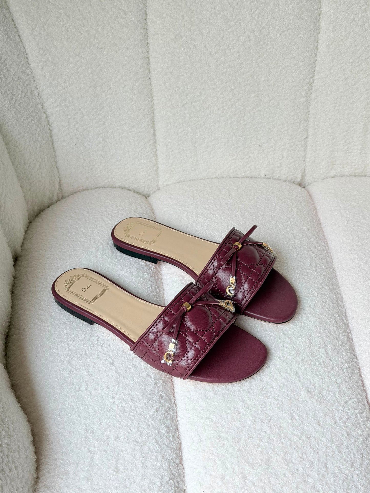 DIOR
