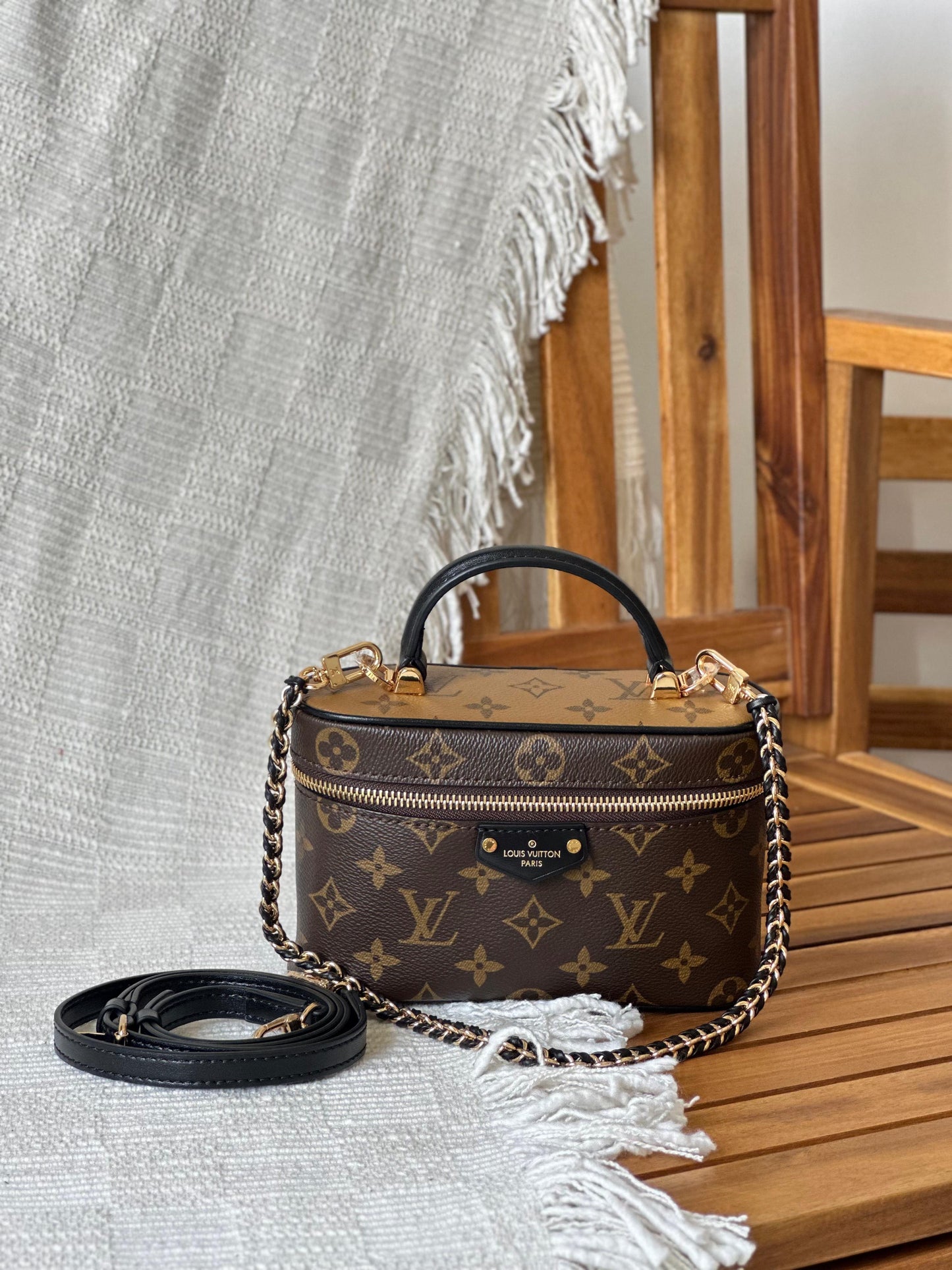 LV vanity chain pouch 👝