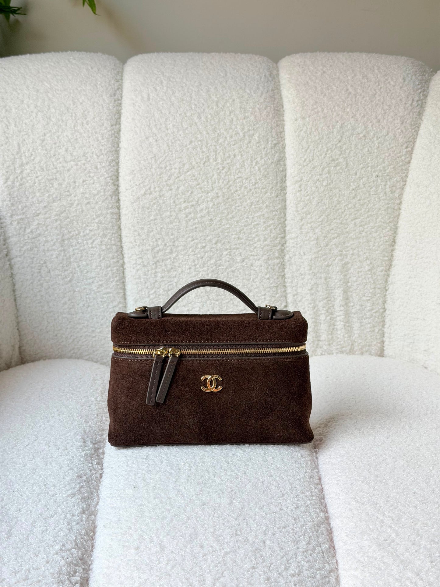 calfskin Chanel vanity case top handle 19 CM
