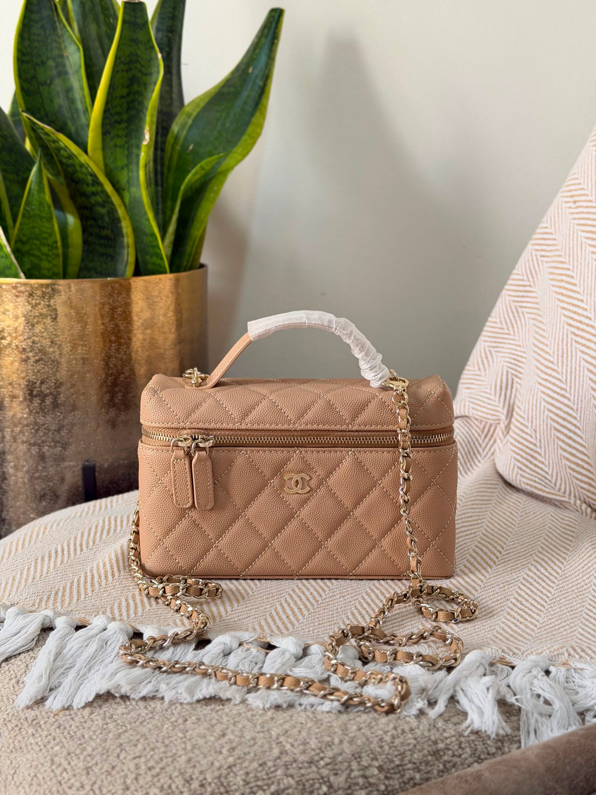 Chanel Metallic Quilted Caviar Long Vanity Cases with Chain 19 CM