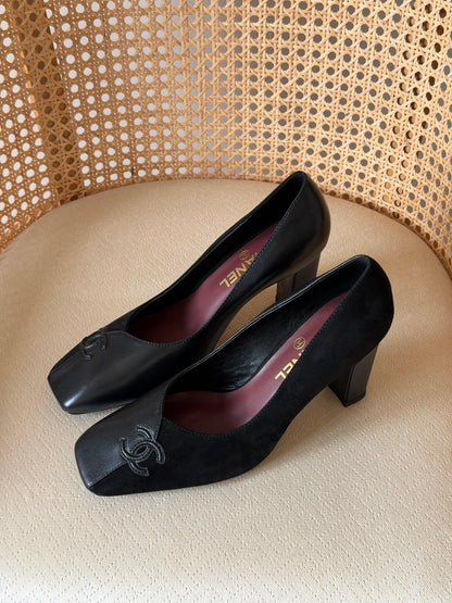 Chanel pumps feature