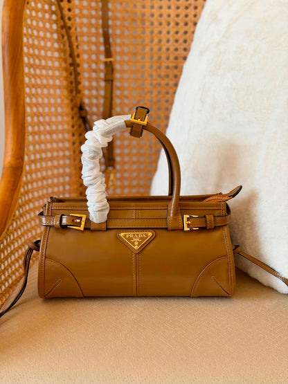Prada tote 23