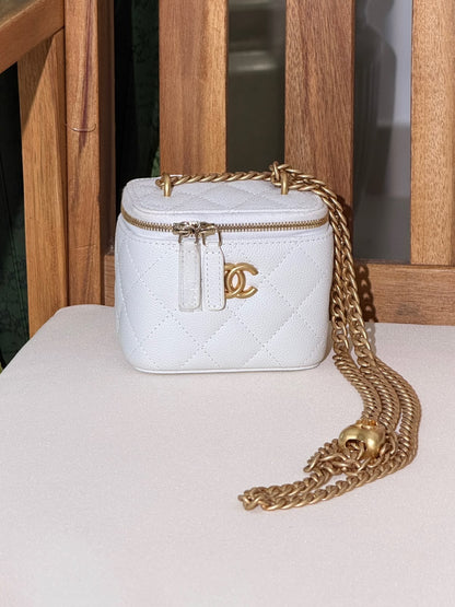 CHANEL makeup bag 10 CM