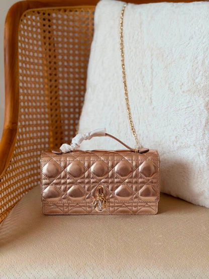 Miss DIOR lamp skin