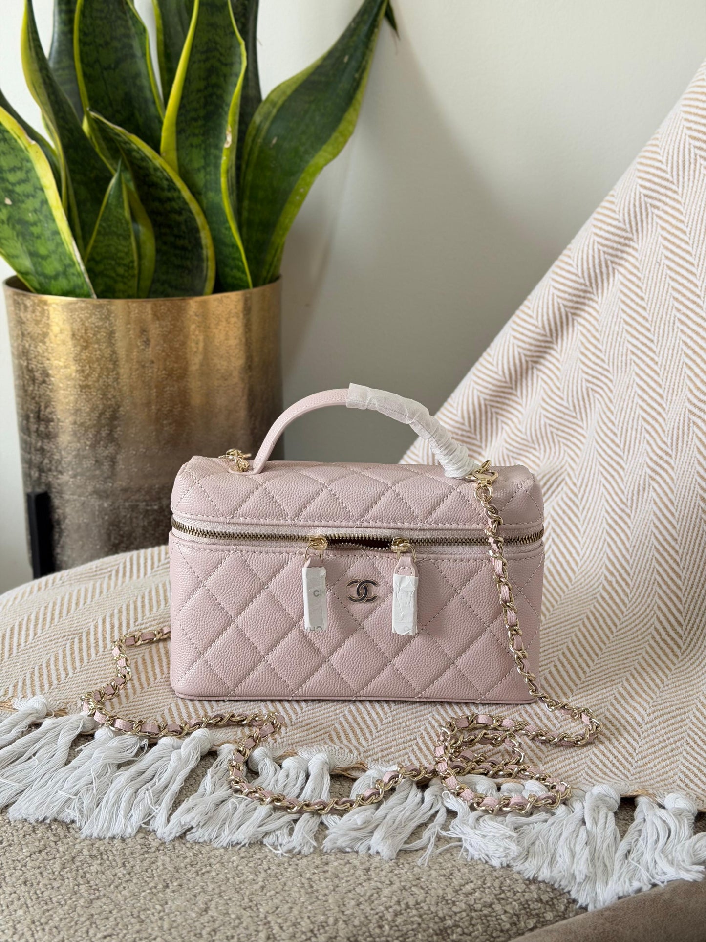 Chanel vanity cases 19 CM
