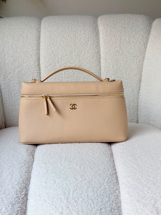 calfskin Chanel vanity case top handle 28 CM