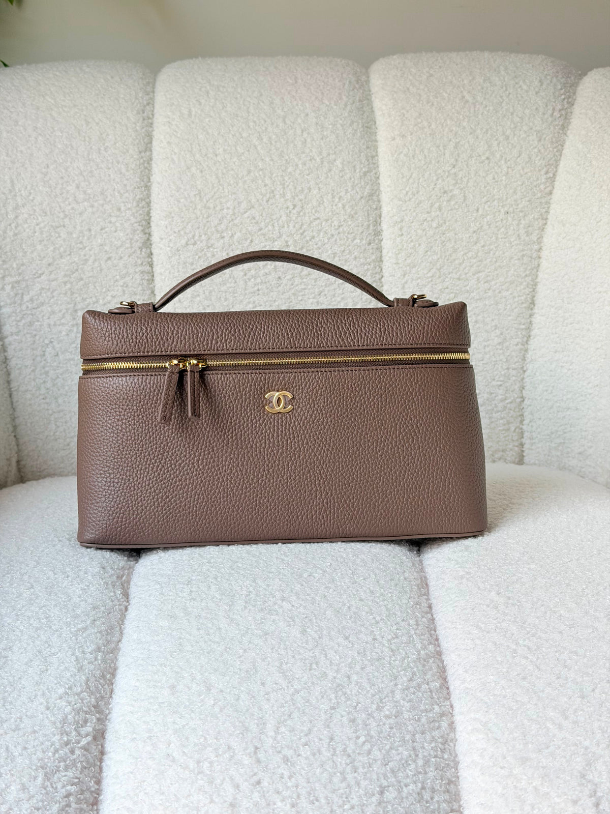 calfskin Chanel vanity case top handle 28 CM