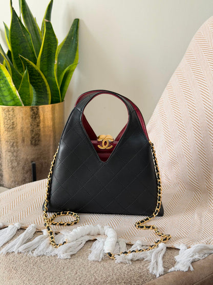 Chanel Chic Lady V-tote 22 CM