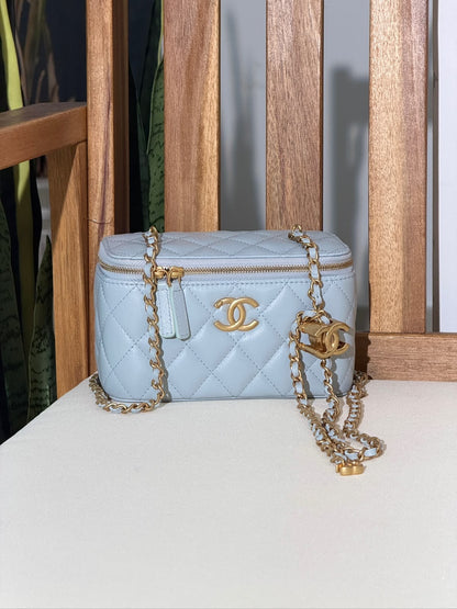Chanel Long Vanity cases 17 CM