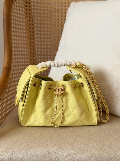 CHANEL Hobo mini 22 CM