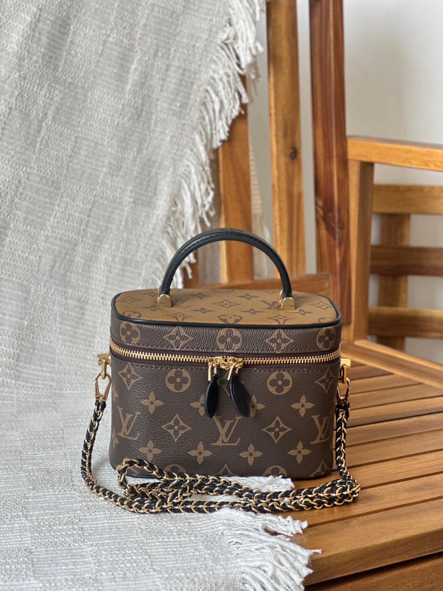 LV vanity chain pouch 👝