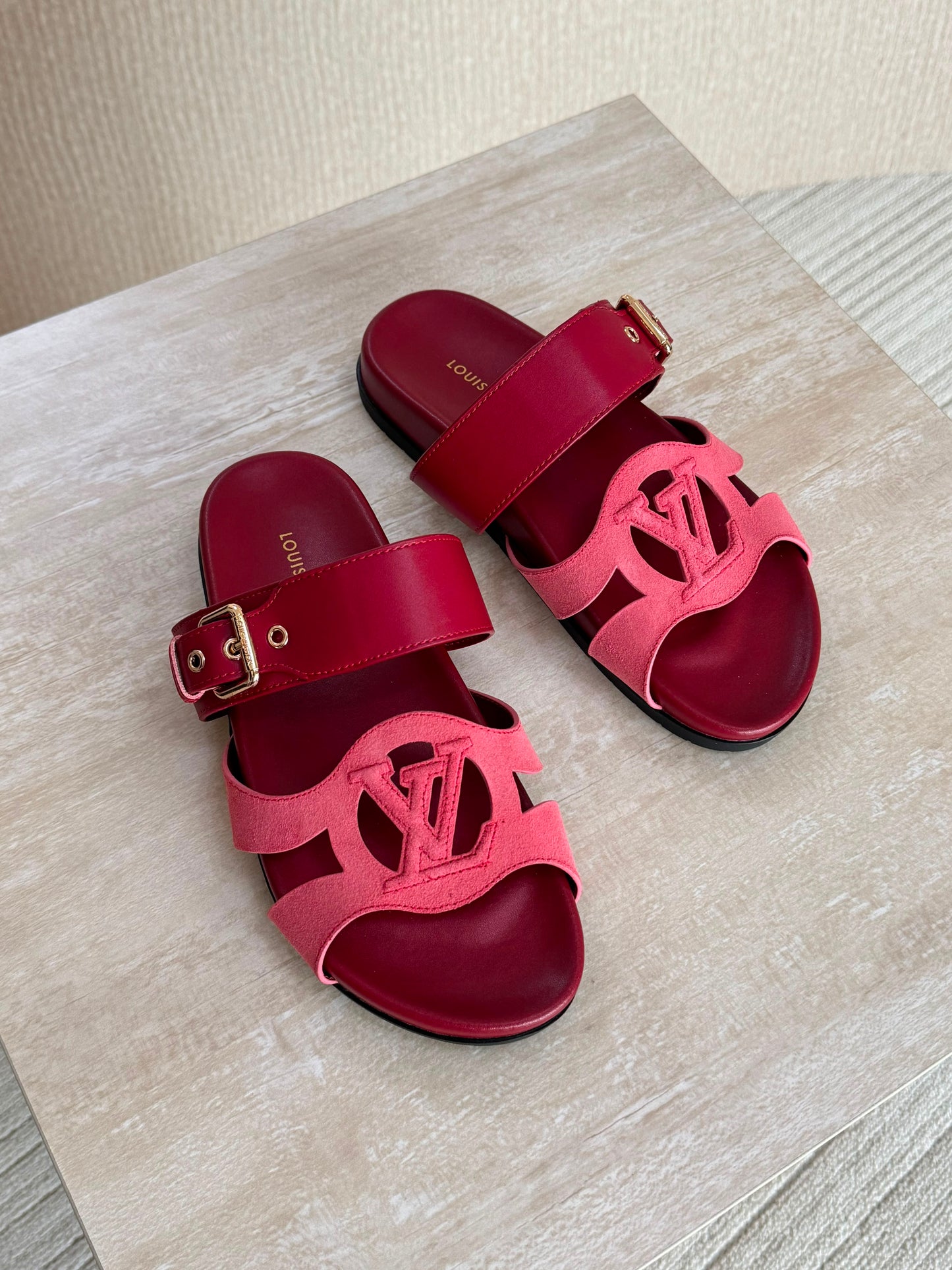 LOUIS VUITTON