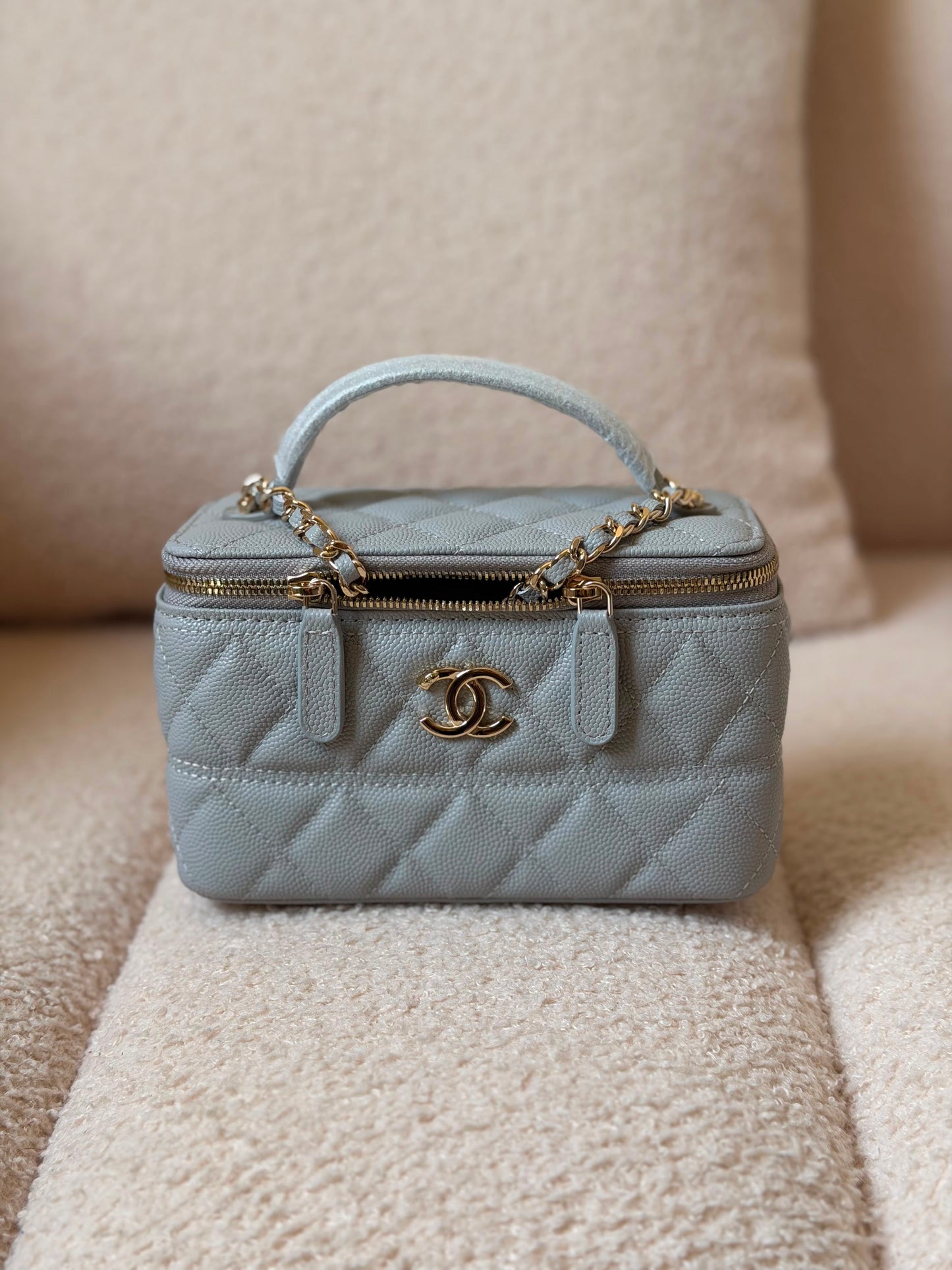 Chanel makeup 💄 bag 16 CM
